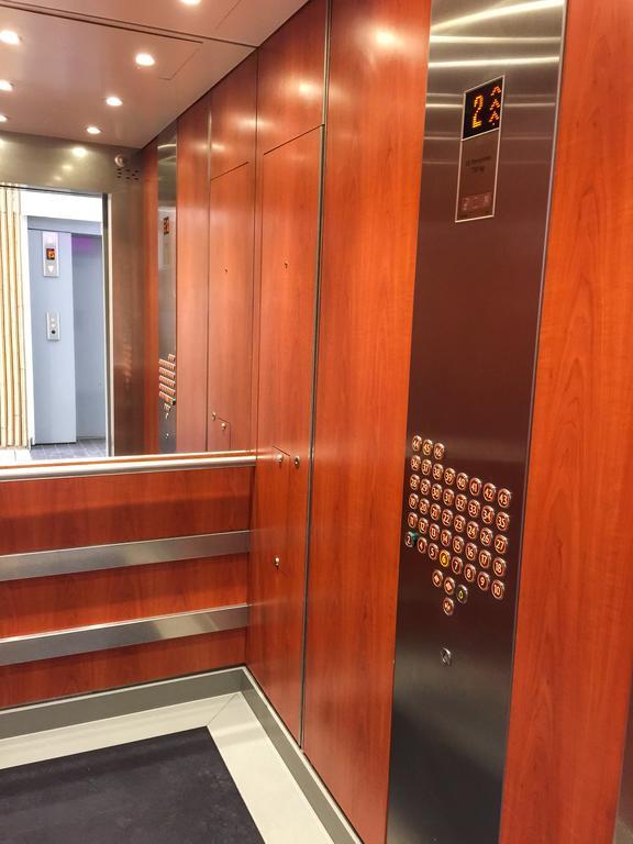 Paris La Defense Studio Пюто Екстер'єр фото